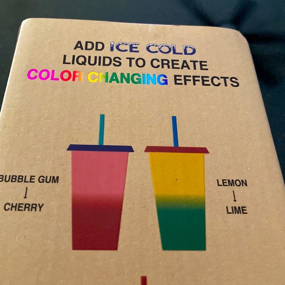 NWT Buc-ee's Color Changing (5) Tumblers with Lids and Straws PRICE FIRM!! - Picture 10 of 11